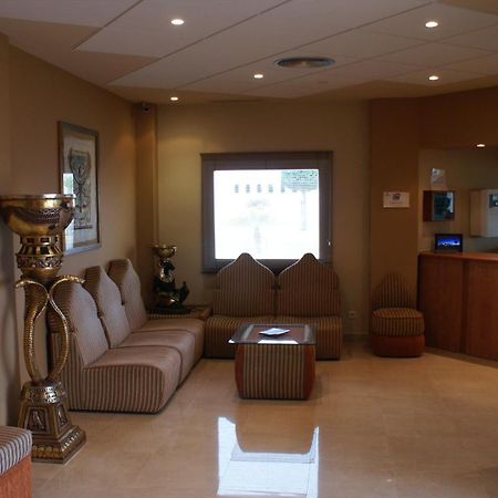 Alcalá de Guadaira Hotel Alkalat מראה חיצוני תמונה