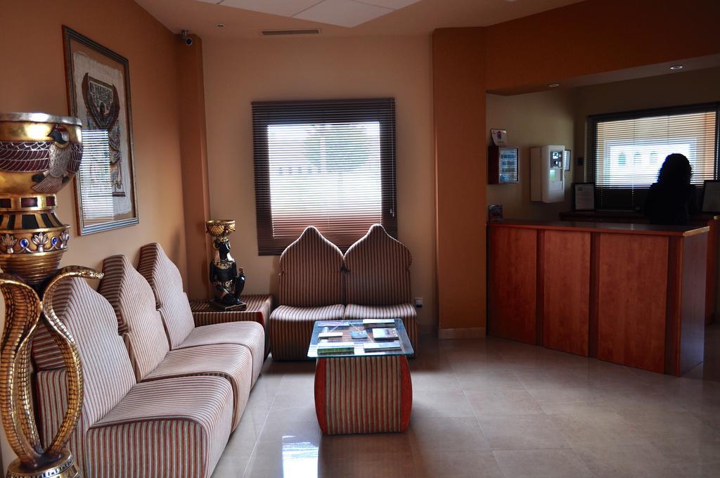Alcalá de Guadaira Hotel Alkalat מראה חיצוני תמונה