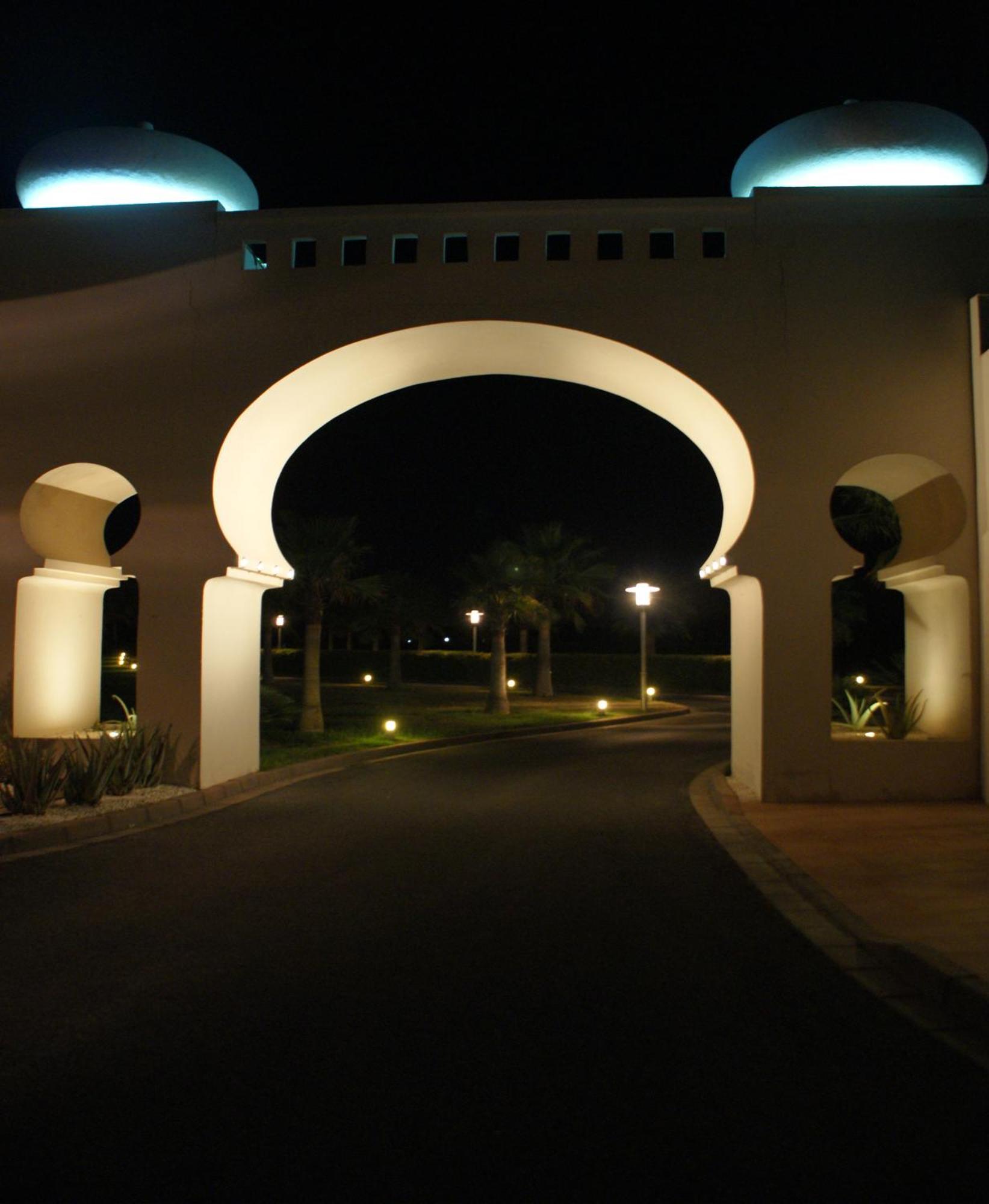Alcalá de Guadaira Hotel Alkalat מראה חיצוני תמונה