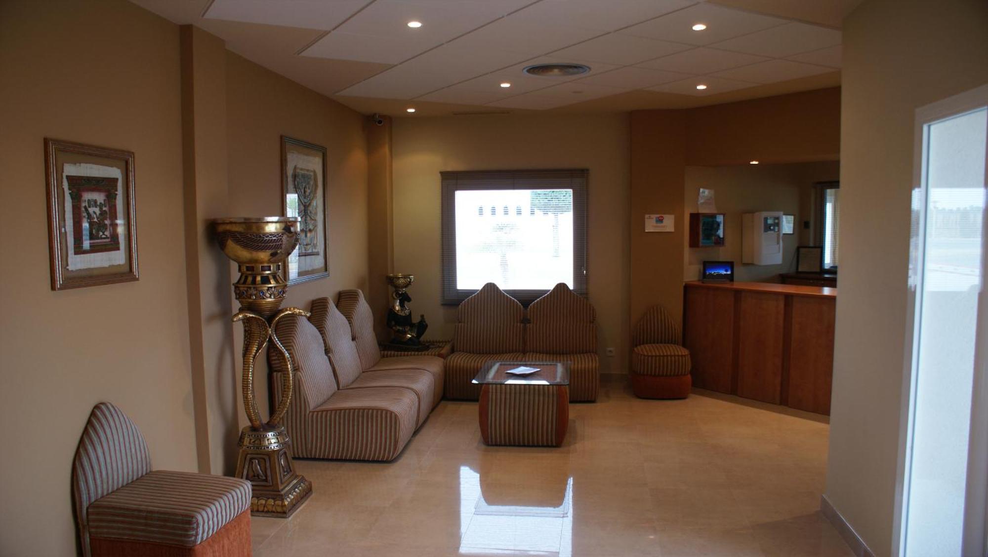 Alcalá de Guadaira Hotel Alkalat מראה חיצוני תמונה