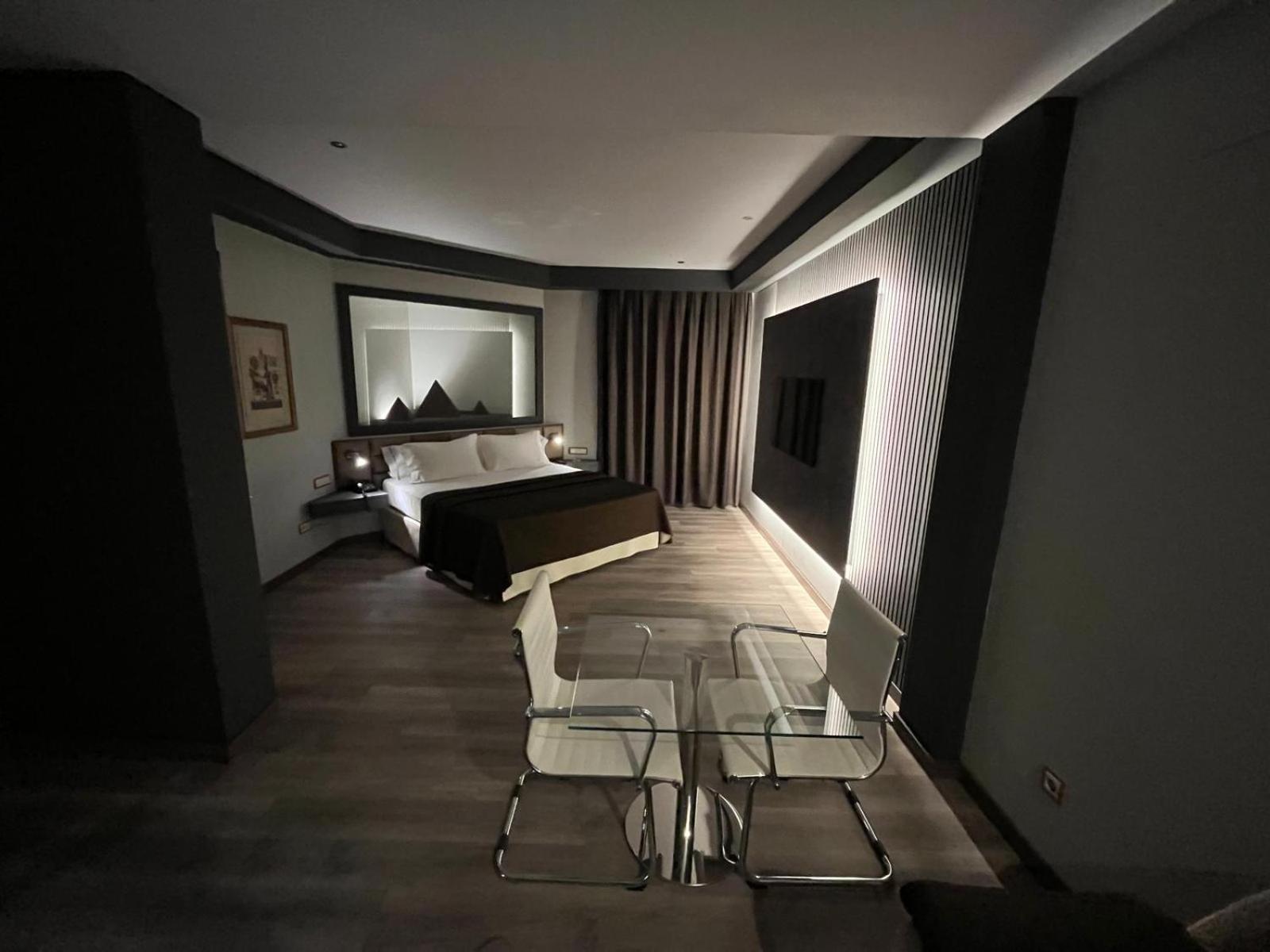 Alcalá de Guadaira Hotel Alkalat מראה חיצוני תמונה