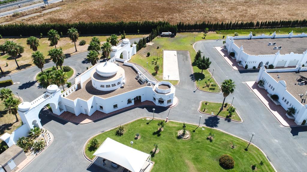 Alcalá de Guadaira Hotel Alkalat מראה חיצוני תמונה