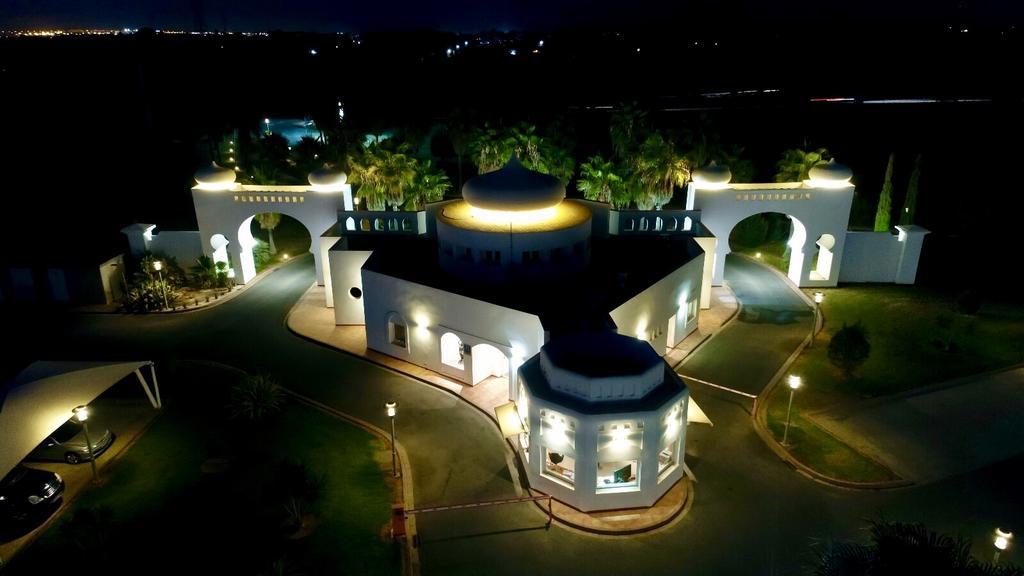 Alcalá de Guadaira Hotel Alkalat מראה חיצוני תמונה