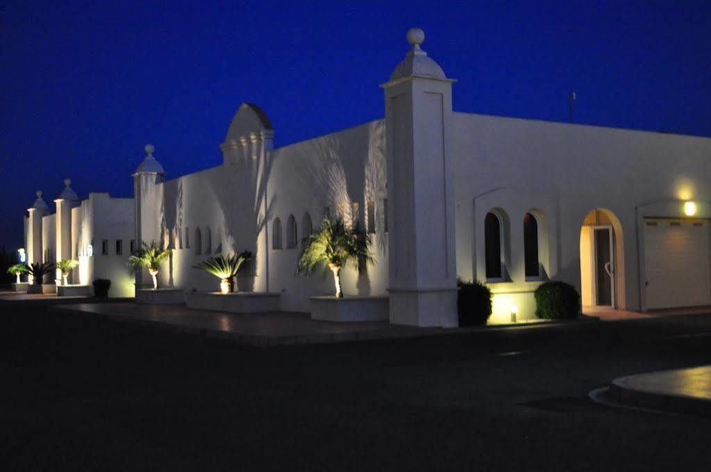Alcalá de Guadaira Hotel Alkalat מראה חיצוני תמונה